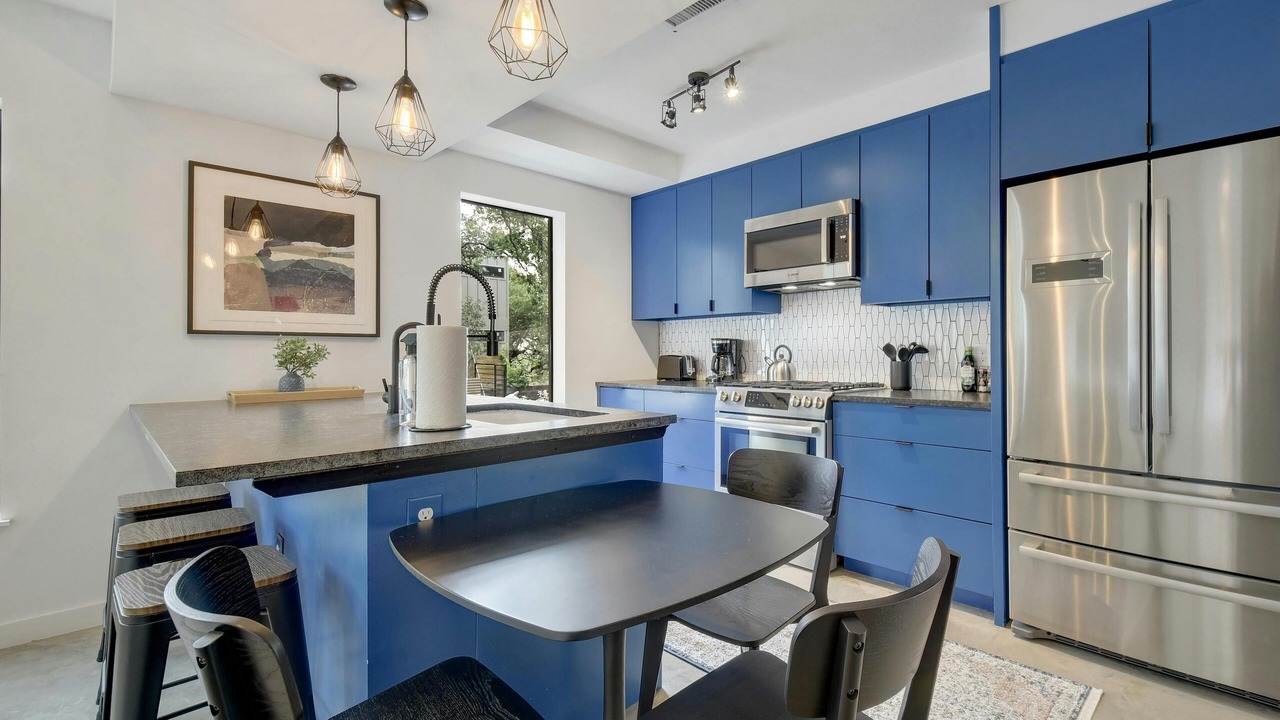 Photo of Kitchen in South River City
