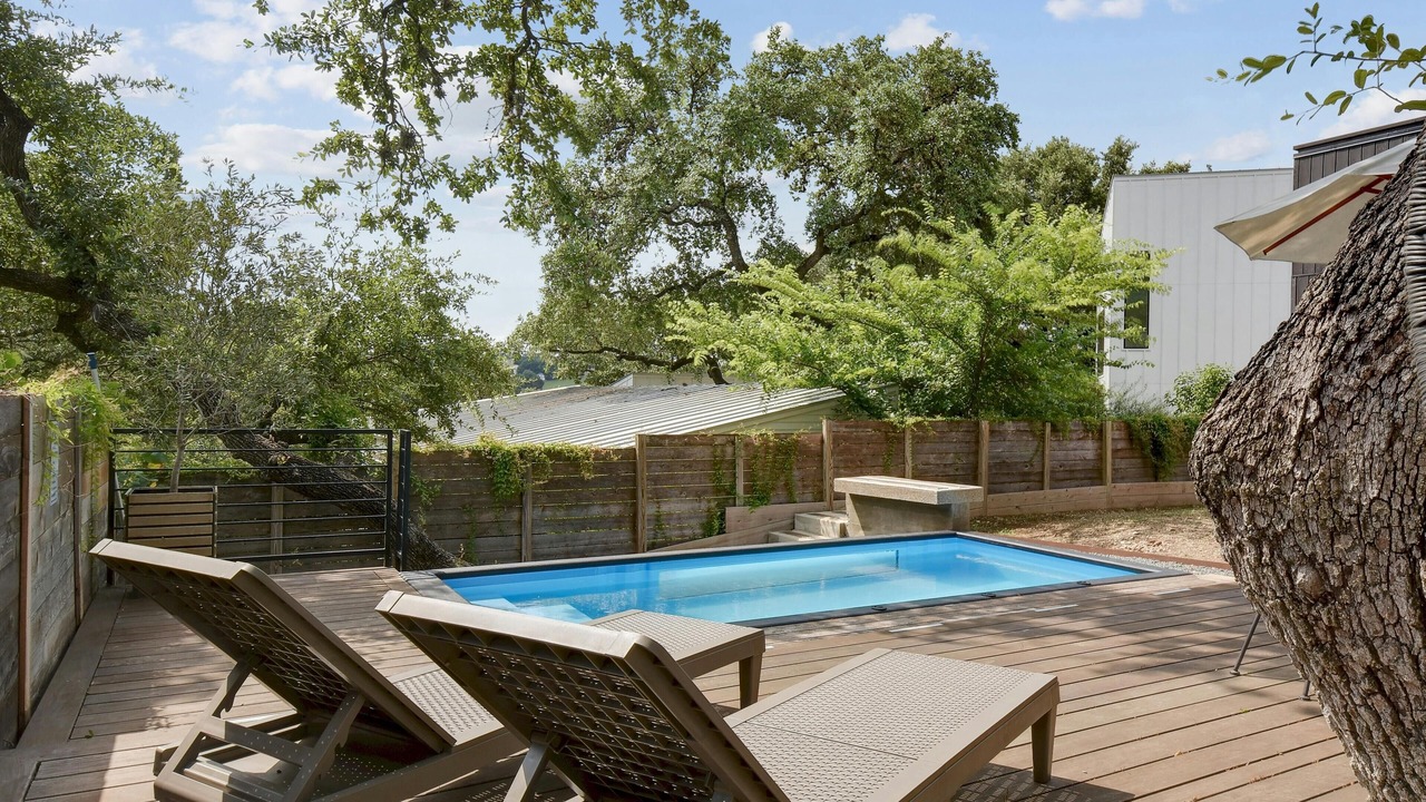 Photo of Outdoor in South River City
