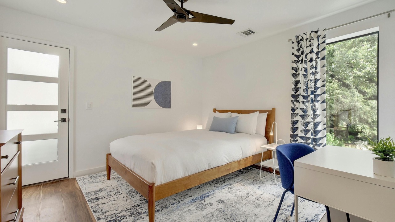 Photo of Bedroom in South River City