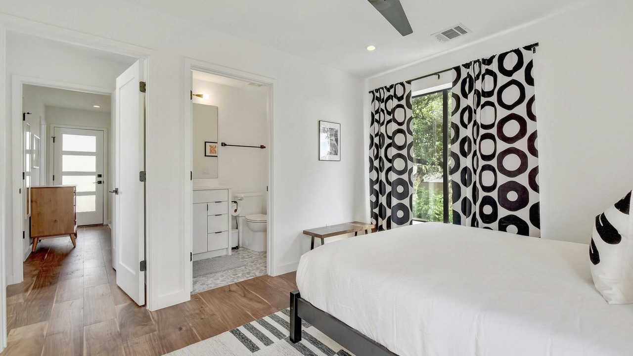 Photo of Bedroom in South River City