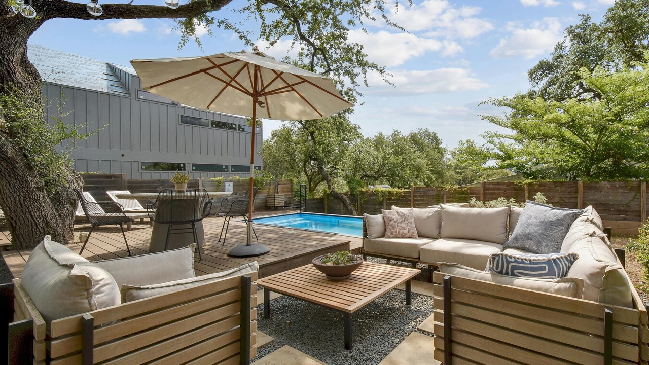 Photo of Outdoor in South River City