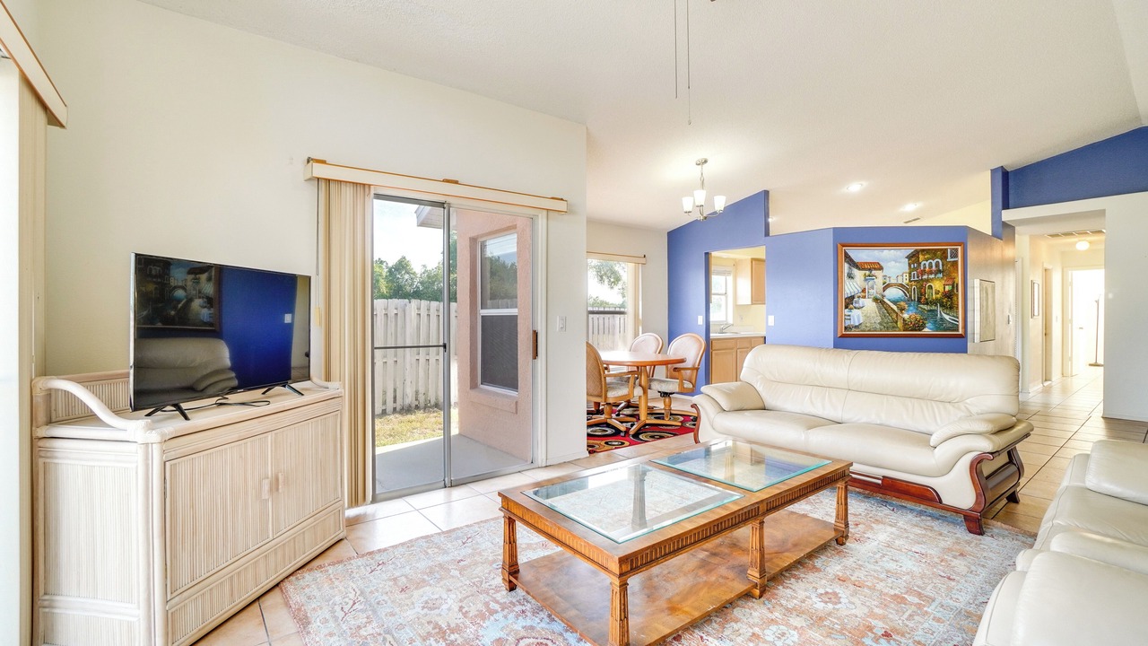 Photo of Livingroom in Meadow Woods