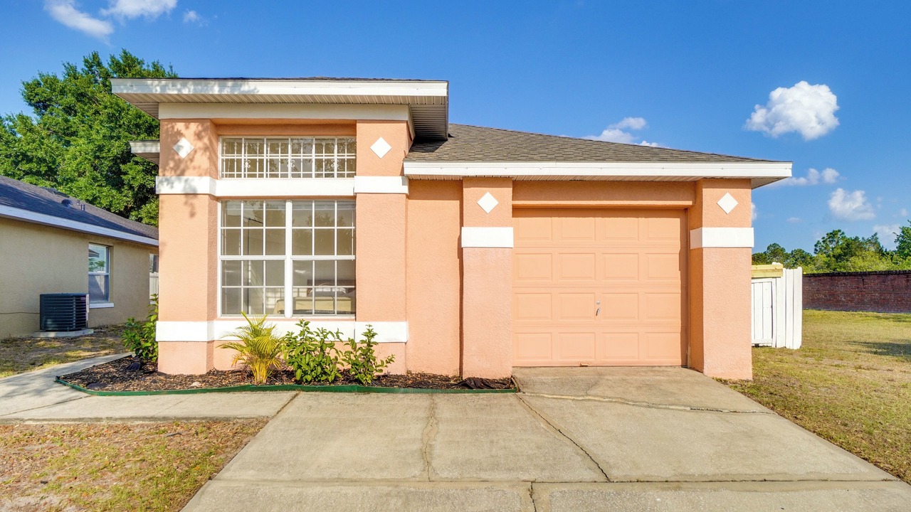 Photo of Outdoor in Meadow Woods