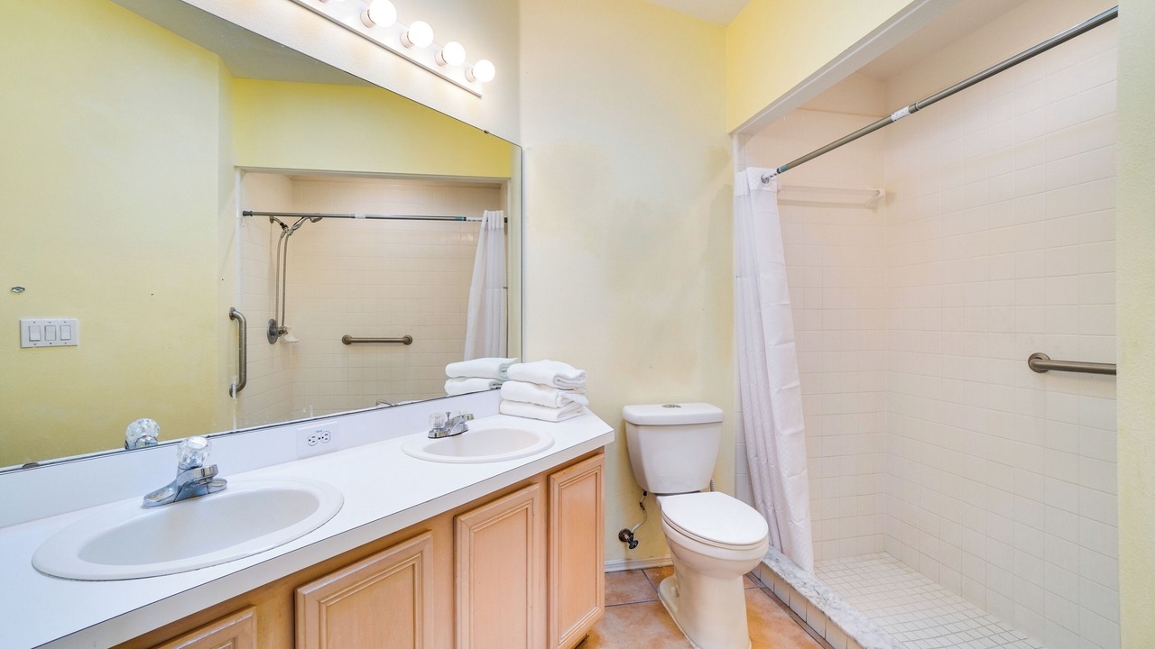 Photo of Bathroom in Meadow Woods