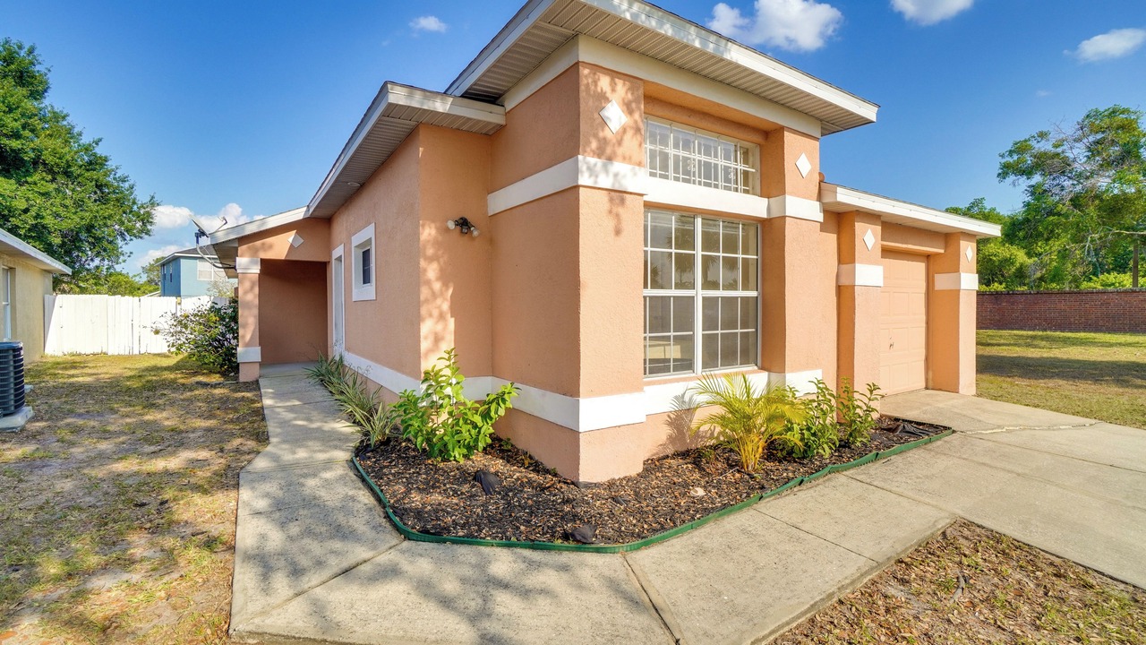 Photo of Outdoor in Meadow Woods