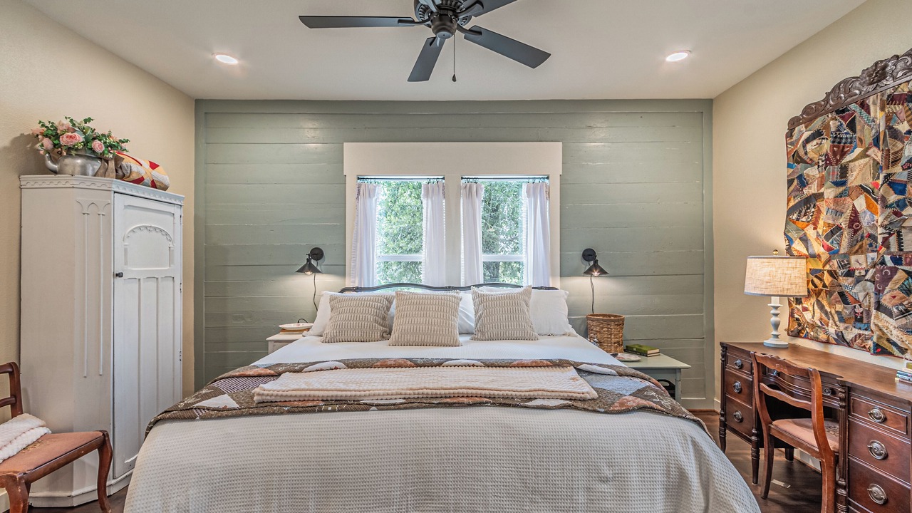 Photo of Bedroom in Sulphur Springs