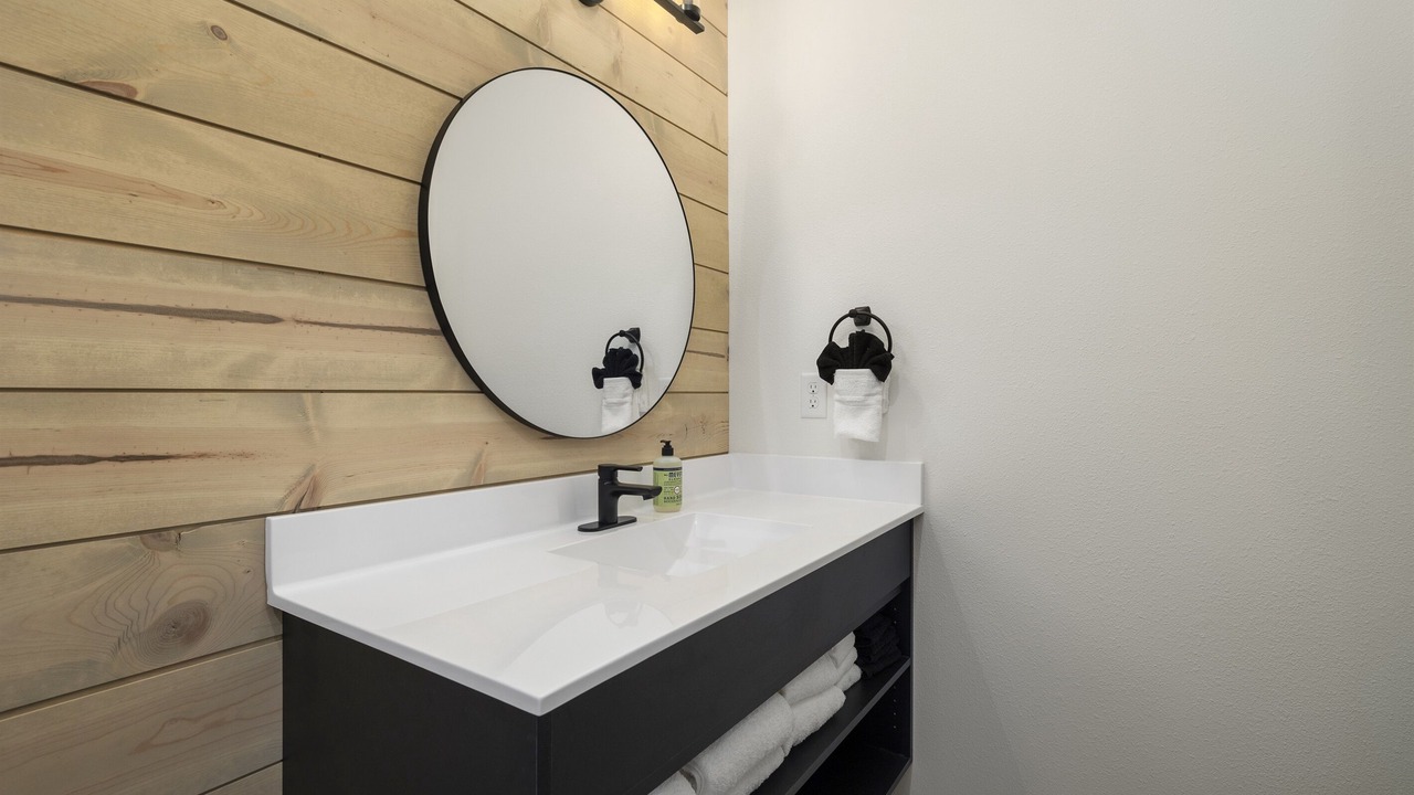 Photo of Bathroom in Hollister