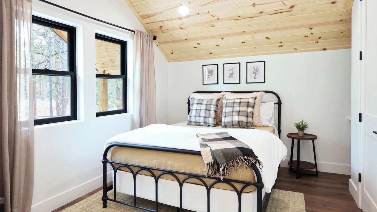 Photo of Bedroom in Alpine