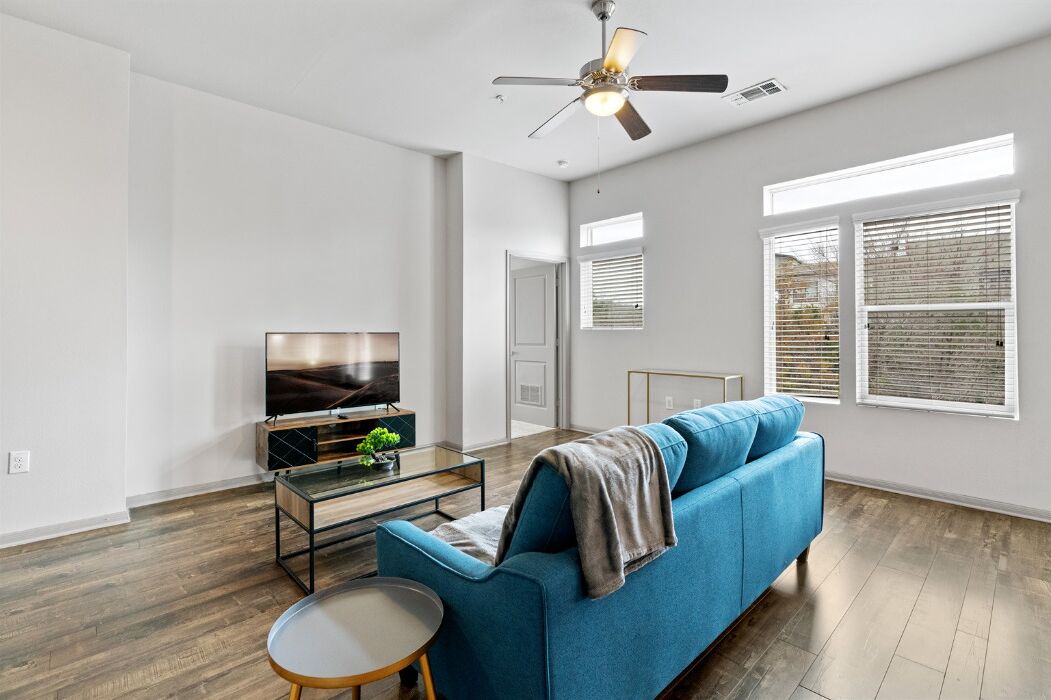 Photo of Livingroom in Montopolis