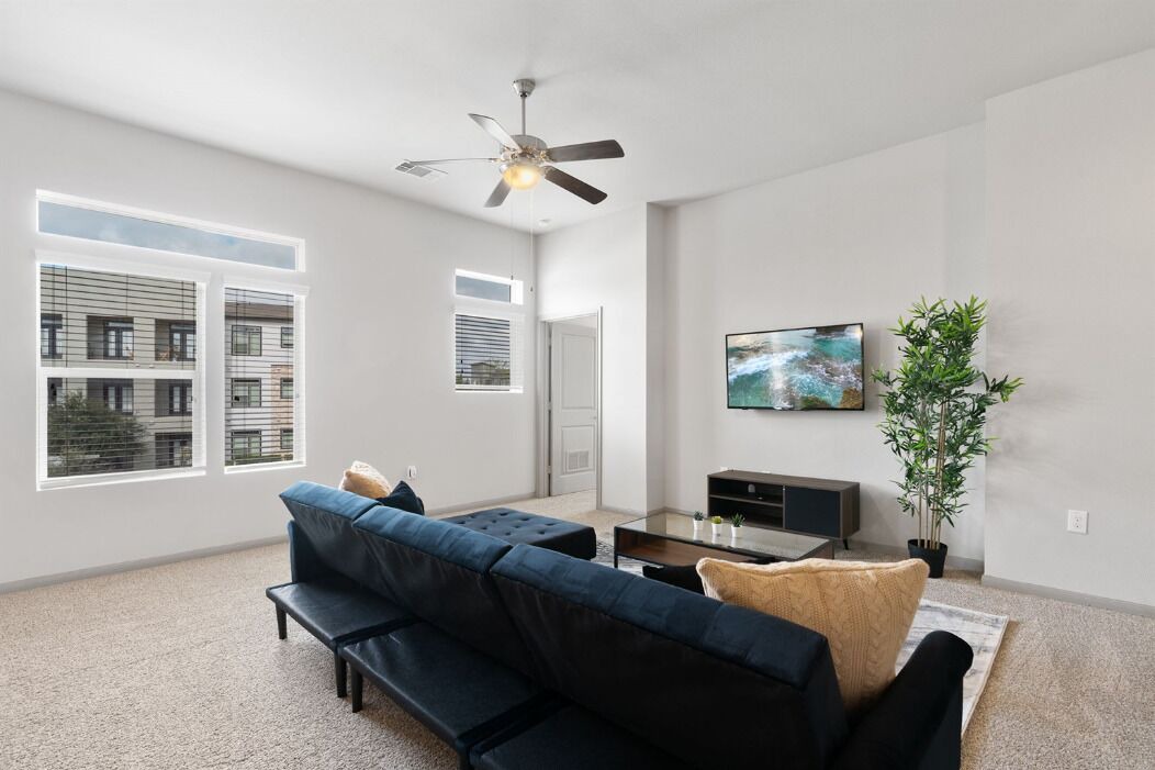 Photo of Livingroom in Montopolis