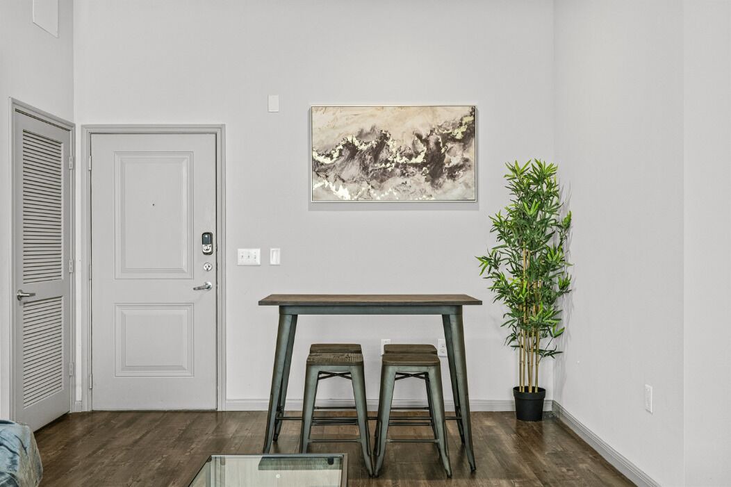 Photo of Livingroom in Montopolis