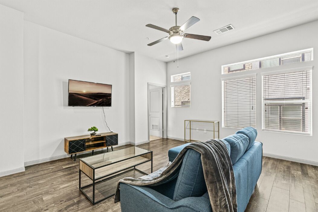 Photo of Livingroom in Montopolis