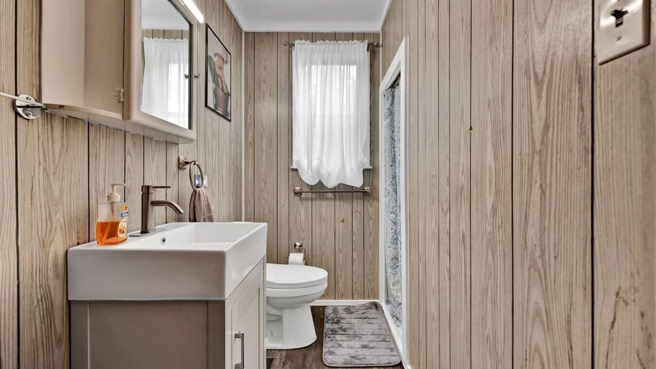 Photo of Bathroom in Notre-Dame-de-Pontmain