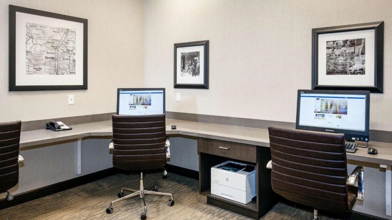 Photo of Others in Maple Leaf