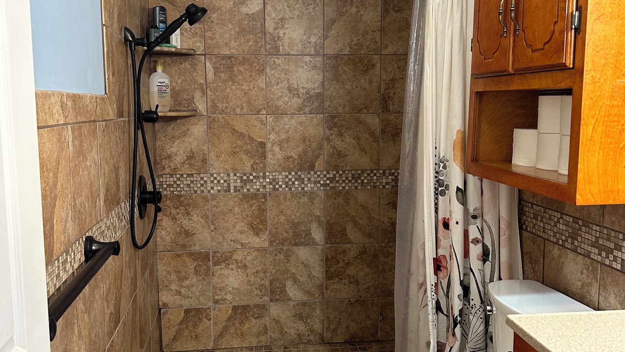 Photo of Bathroom in Theriot