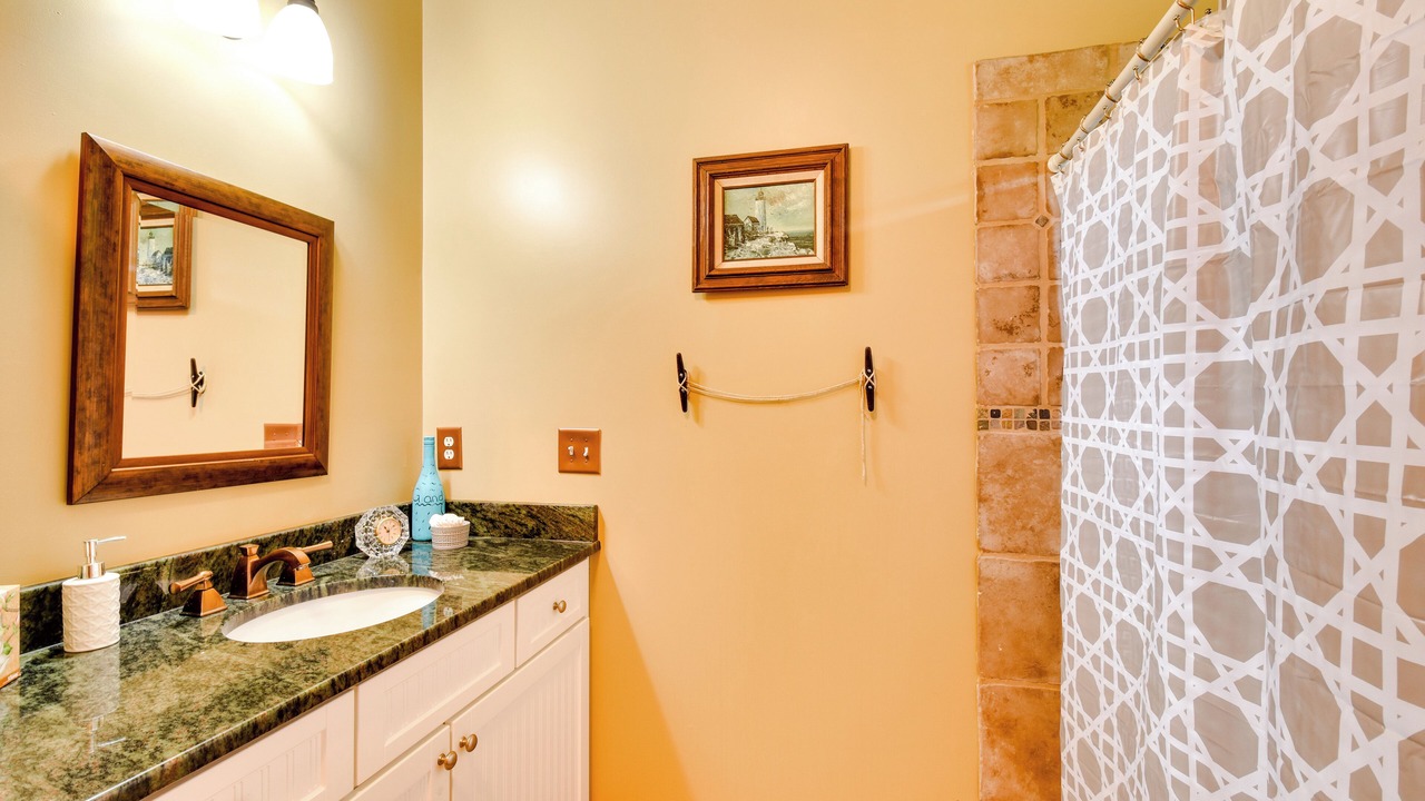 Photo of Bathroom in Gumlog
