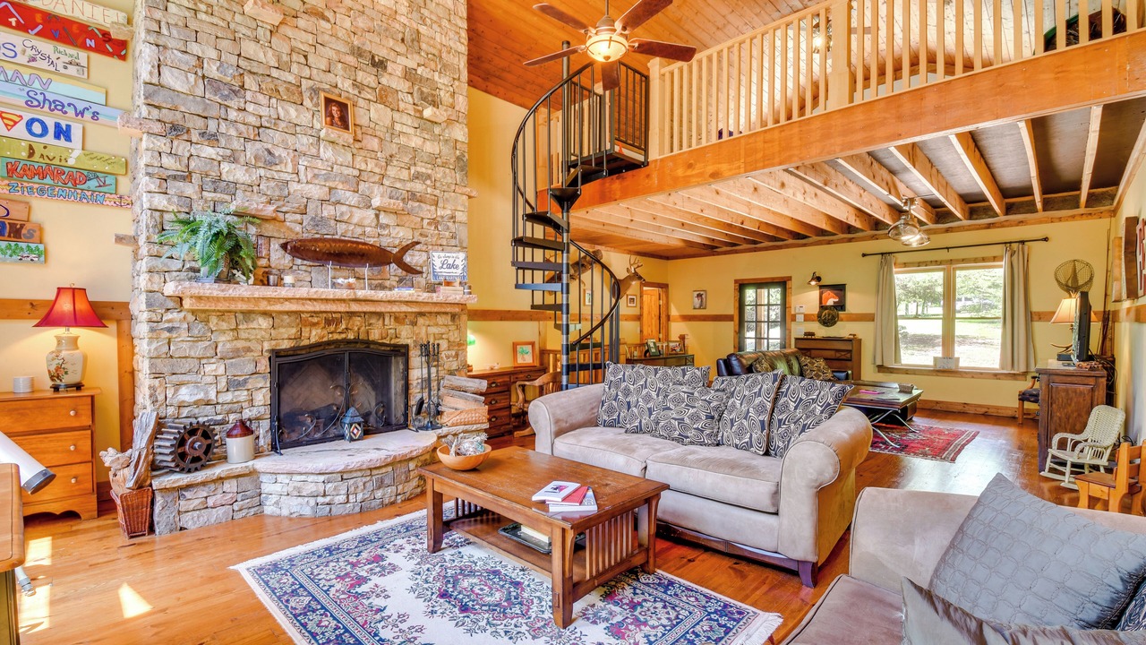 Photo of Livingroom in Gumlog