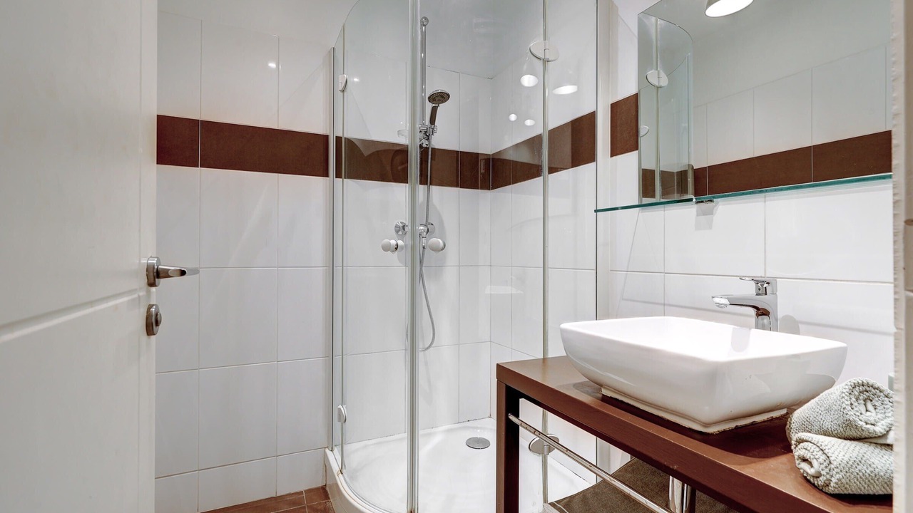 Photo of Bathroom in Quartier de l'Ecole-Militaire