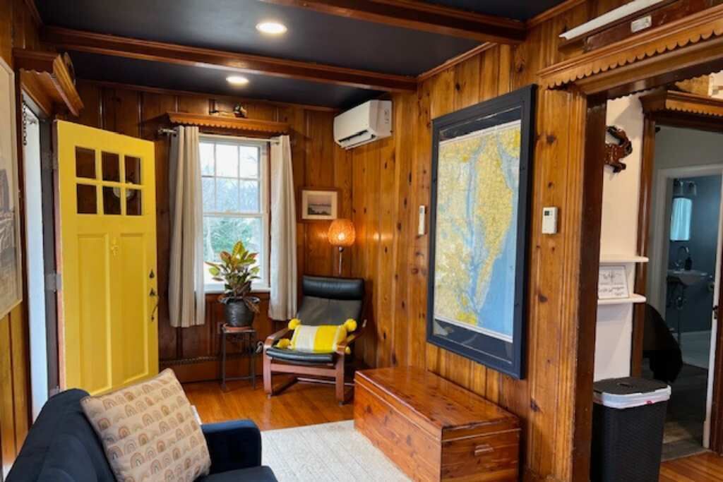 Photo of Livingroom in Parole