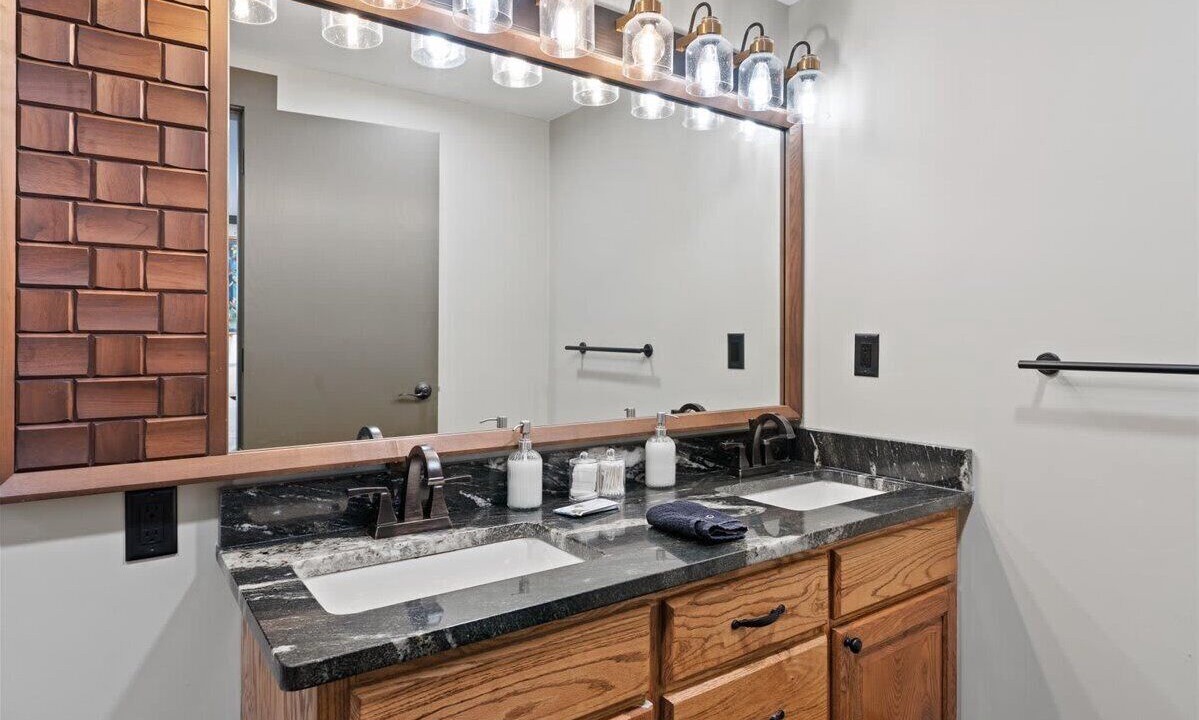 Photo of Bathroom in South Pittsburg