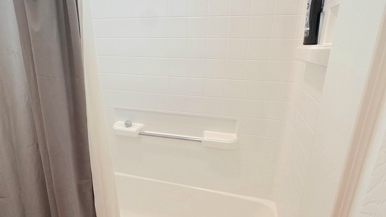 Photo of Bathroom in Clodine