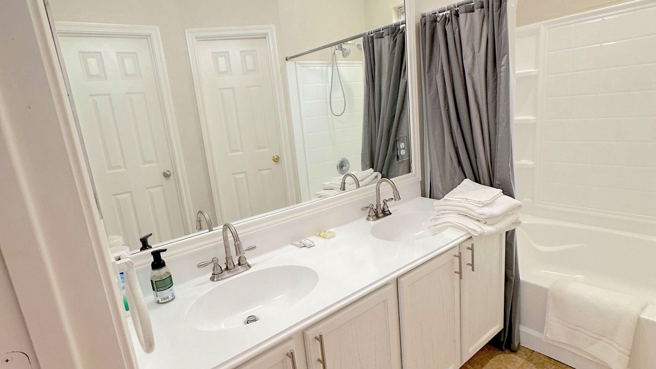 Photo of Bathroom in Clodine