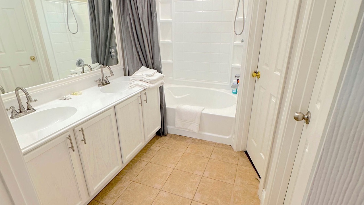 Photo of Bathroom in Clodine