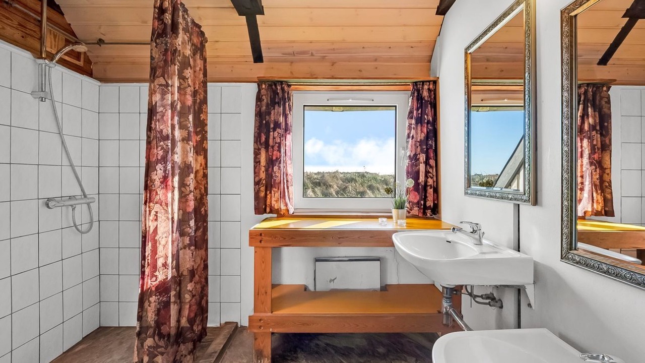 Photo of Bathroom in Vrist Strand