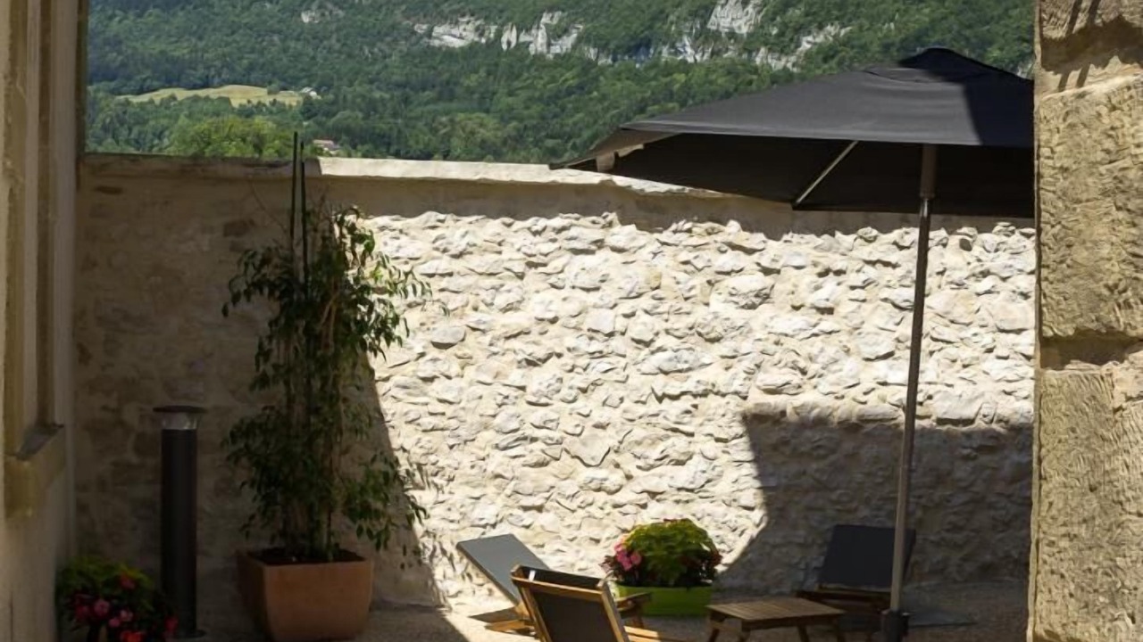 Photo of Patio Balcony in Saint-Christophe-la-Grotte