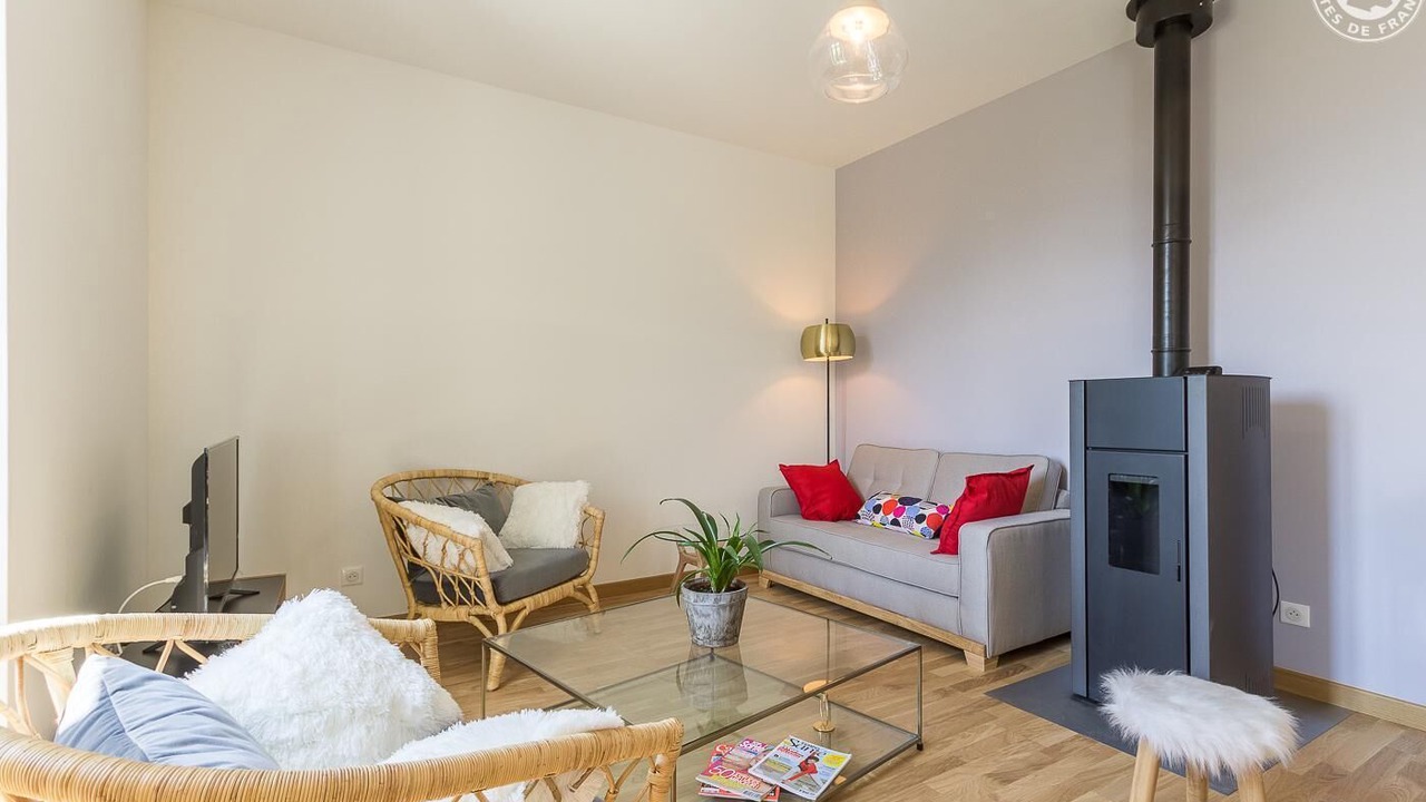 Photo of Livingroom in Saint-Christophe-la-Grotte