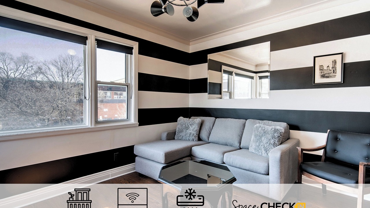 Photo of Livingroom in Ahuntsic