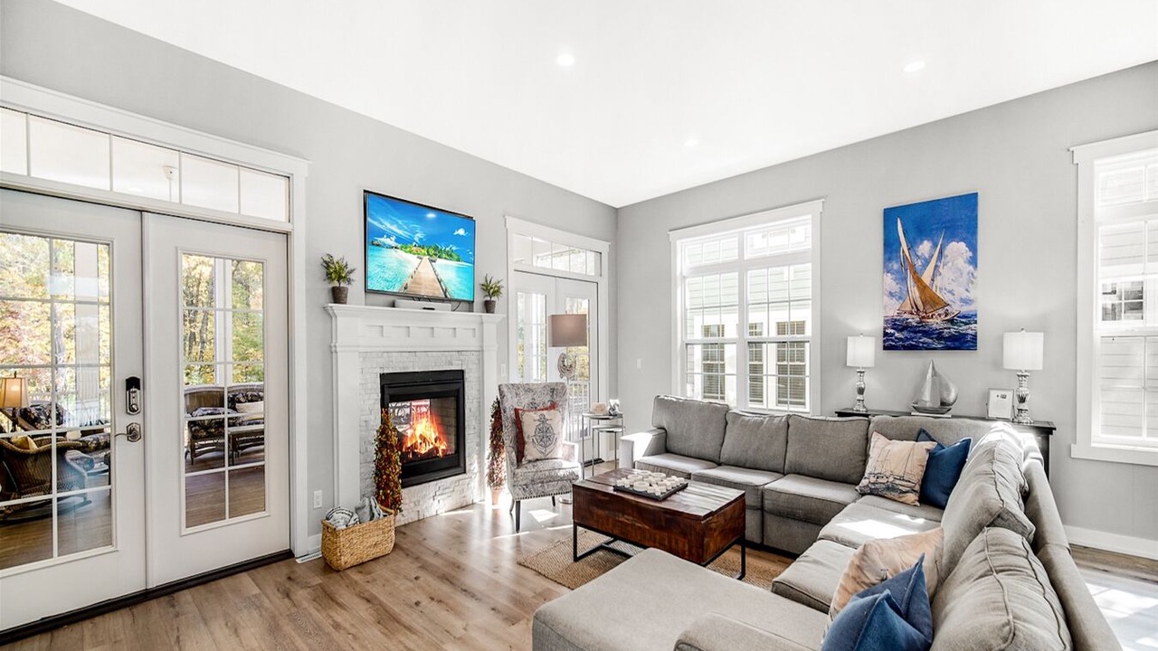 Photo of Livingroom in Michigan City