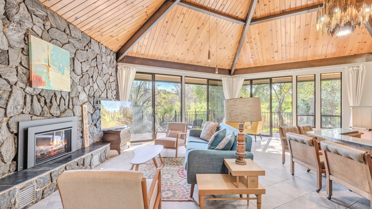 Photo of Livingroom in Auburn