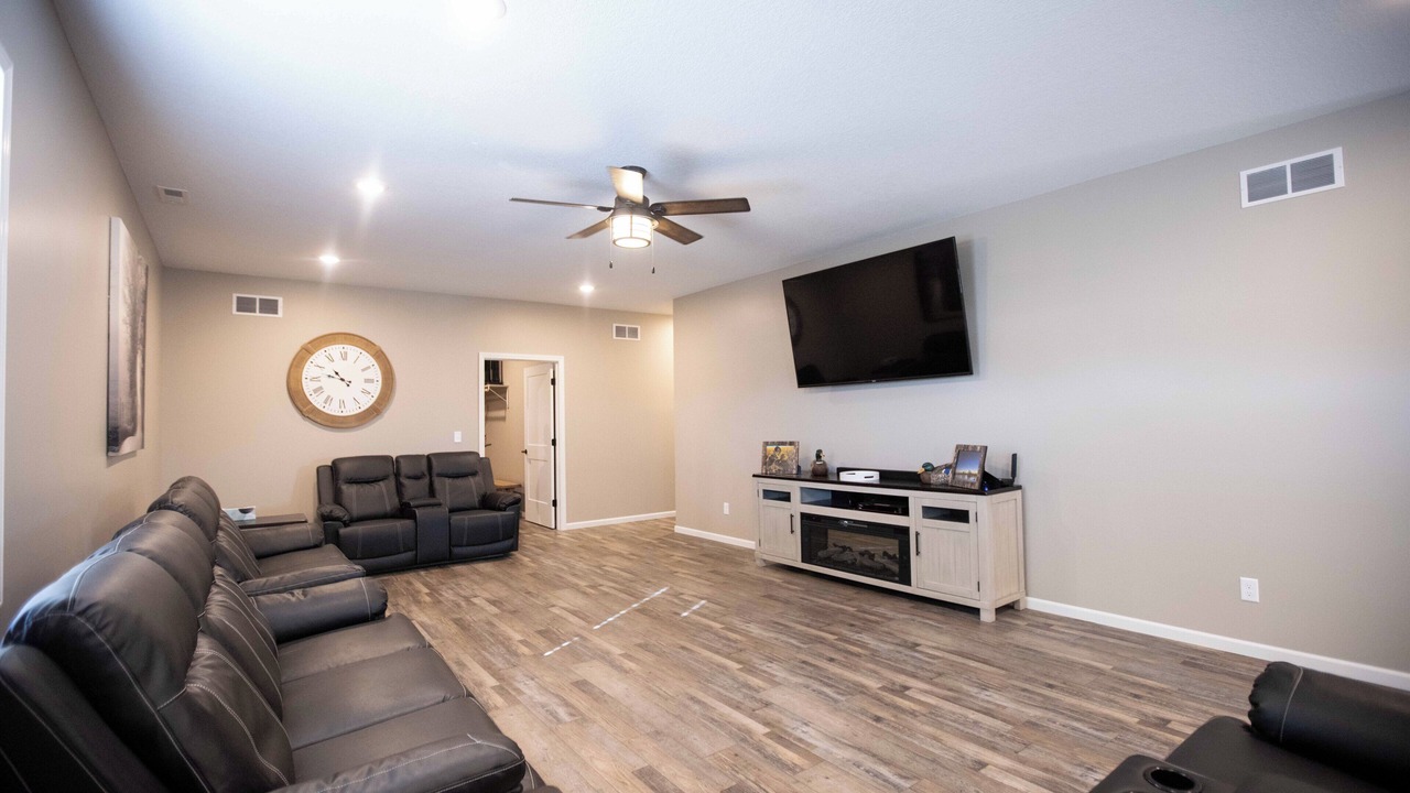Photo of Livingroom in Lyon County