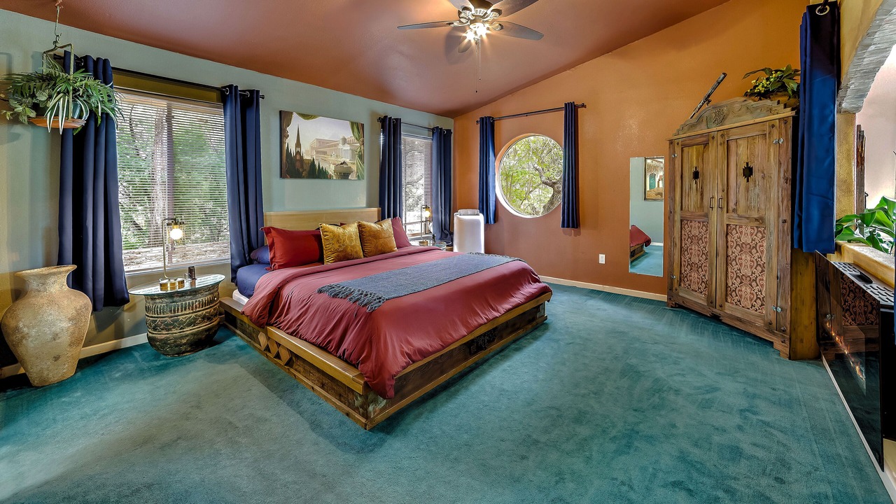Photo of Bedroom in Hudson Bend