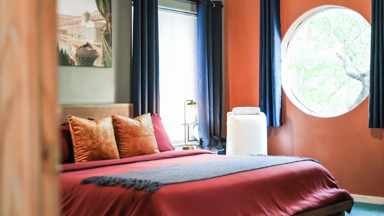 Photo of Bedroom in Hudson Bend