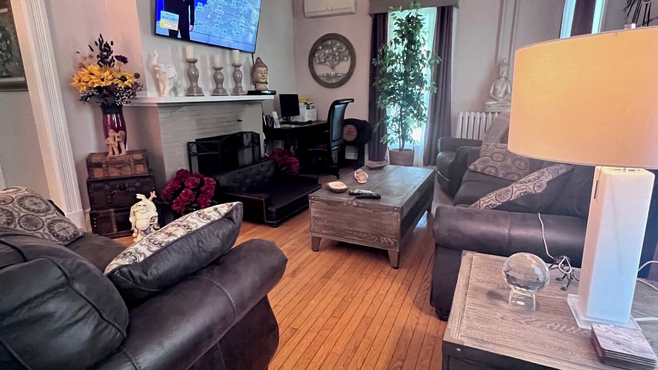 Photo of Livingroom in Youngstown