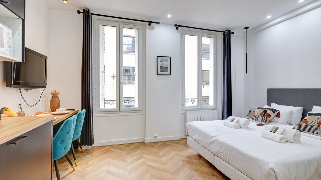 Photo of Others in Champs-Elysees