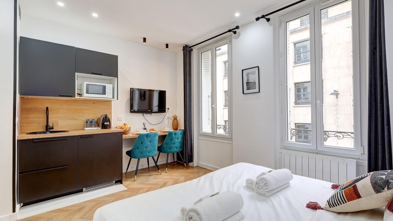 Photo of Others in Champs-Elysees