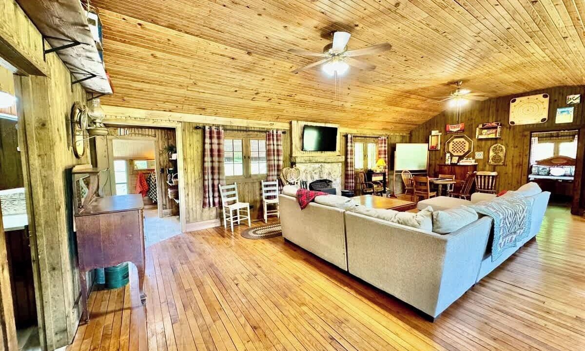 Photo of Livingroom in Tahlequah