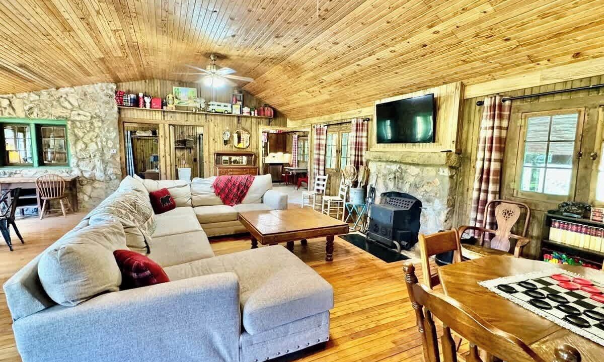 Photo of Livingroom in Tahlequah