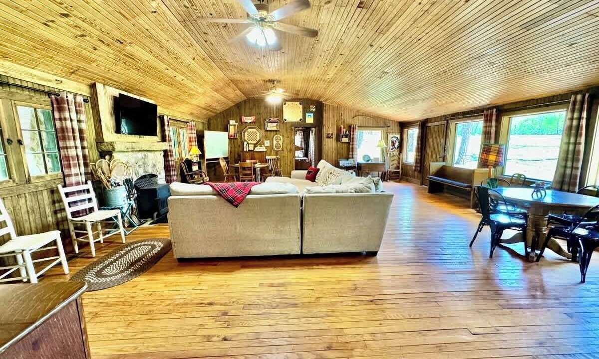 Photo of Livingroom in Tahlequah