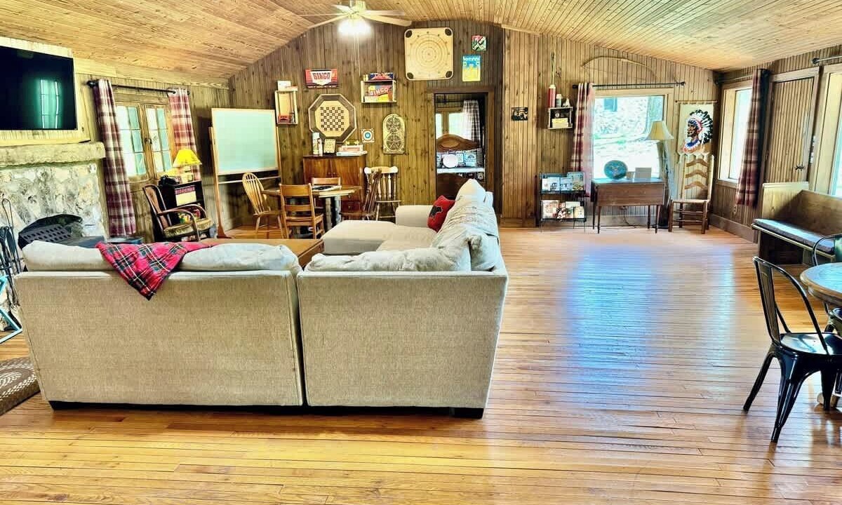 Photo of Livingroom in Tahlequah
