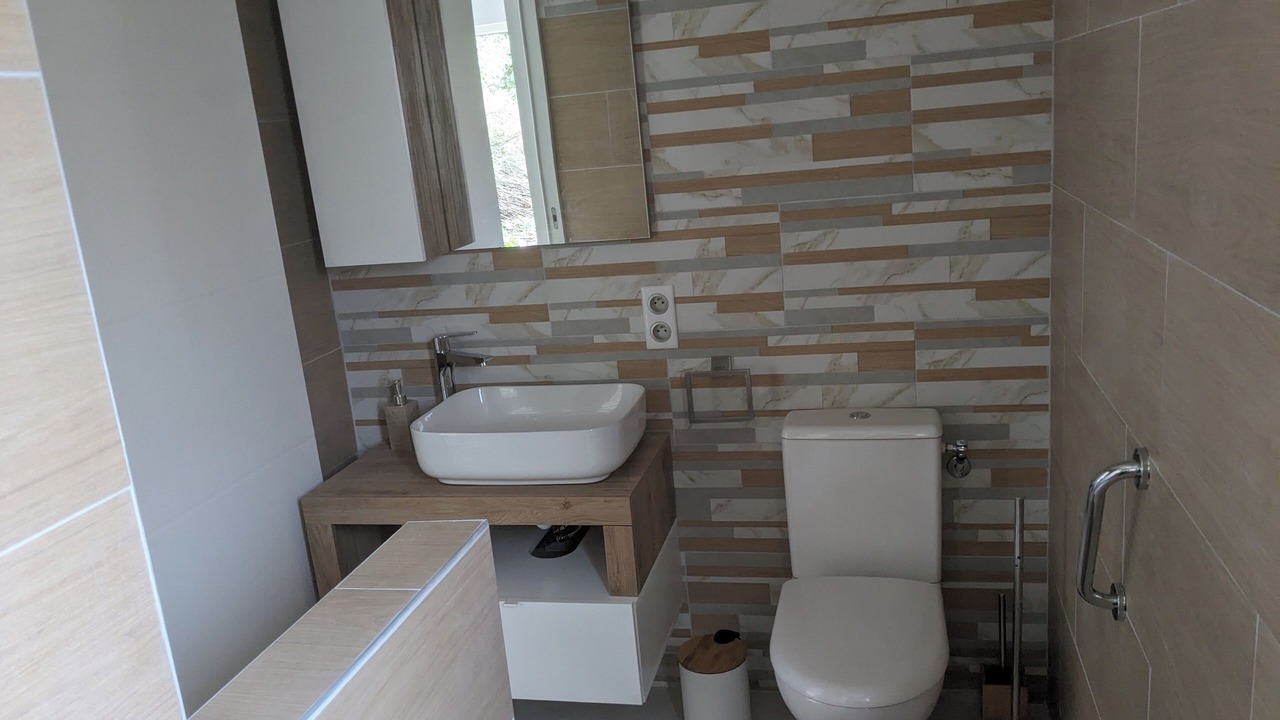 Photo of Bathroom in Ceret