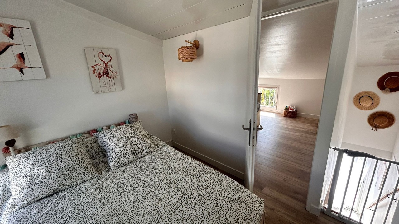 Photo of Bedroom in Saint-Pierre-la-Mer