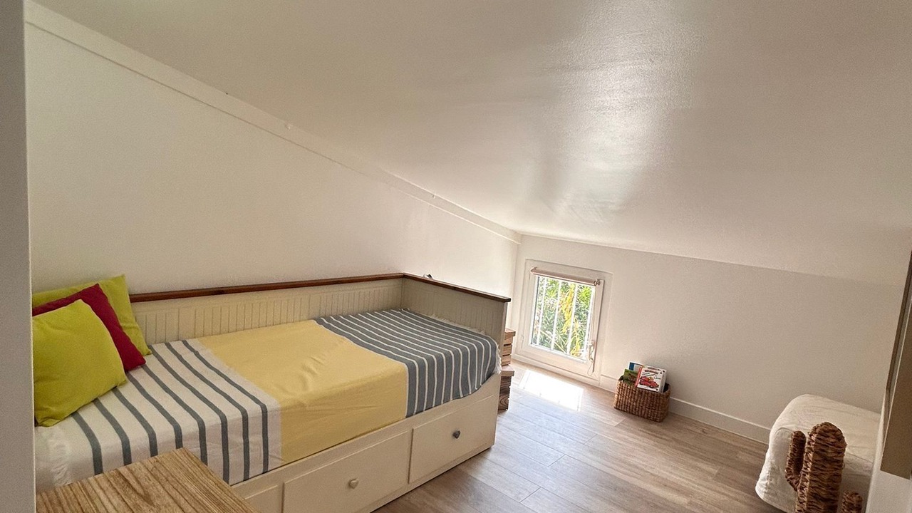 Photo of Bedroom in Saint-Pierre-la-Mer