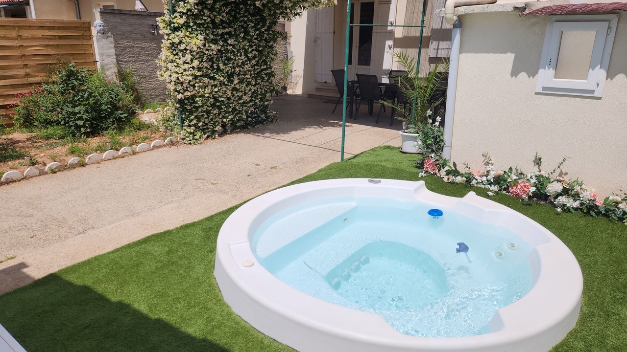 Photo of Patio Balcony in Sorgues