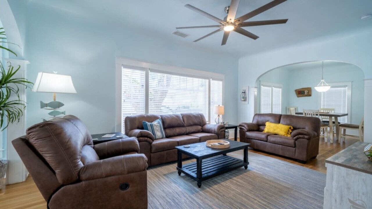 Photo of Livingroom in Historic District