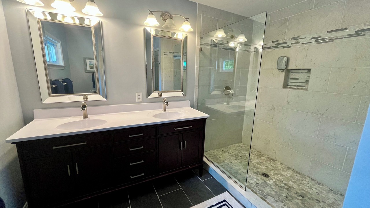 Photo of Bathroom in Arundel on the Bay