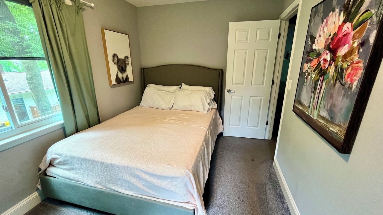 Photo of Bedroom in Arundel on the Bay